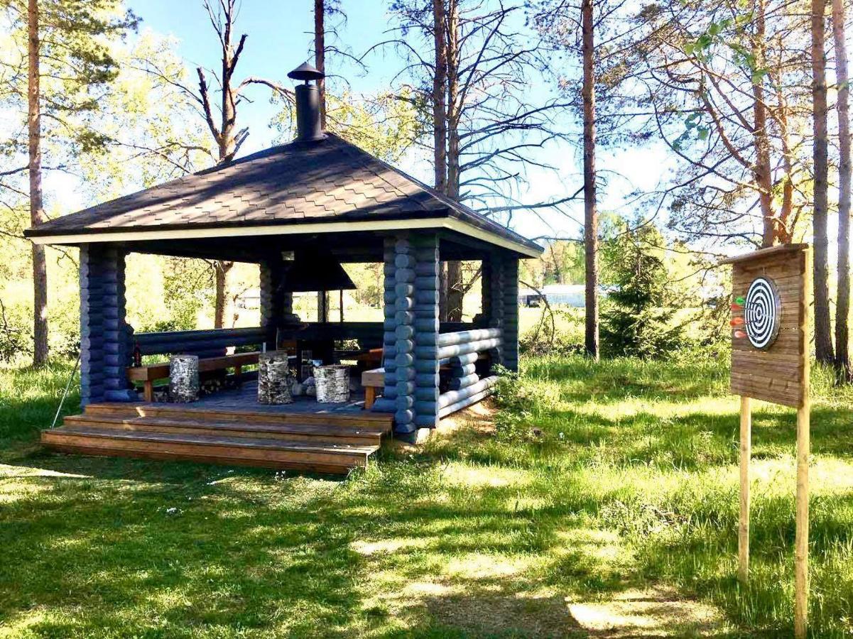 Hotel Huhtaniemen Moekkikylae Veteli Esterno foto