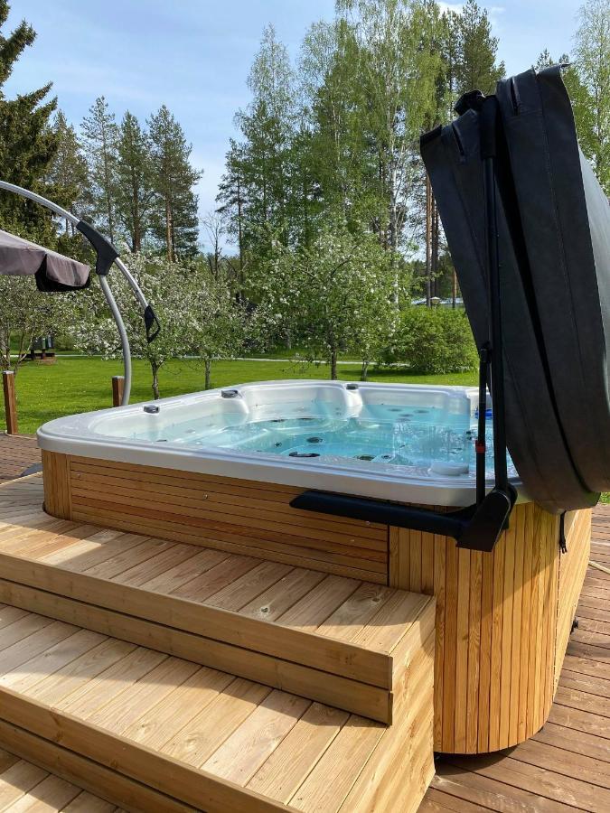 Hotel Huhtaniemen Moekkikylae Veteli Esterno foto